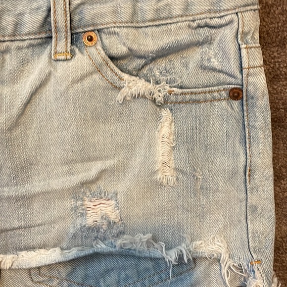 American Eagle Distressed Cut Off Shorts size 4 - Picture 4 of 6